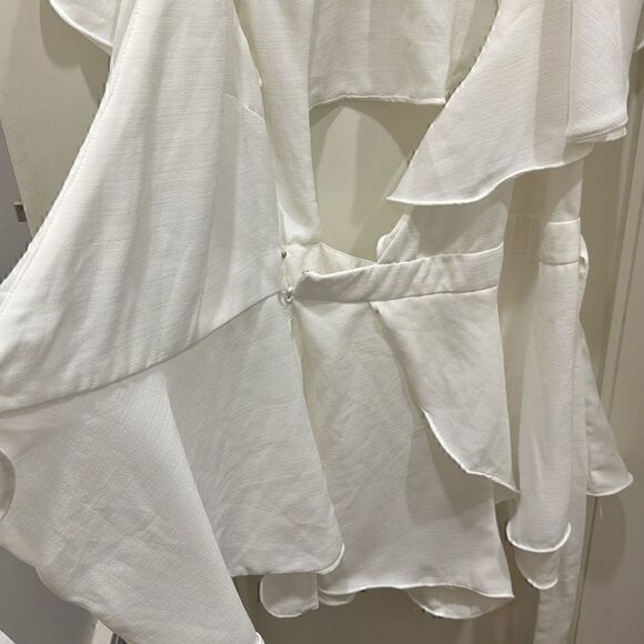 NWT -DO + BE - White Wrap Romper Open Back Size S - Picture 6 of 15